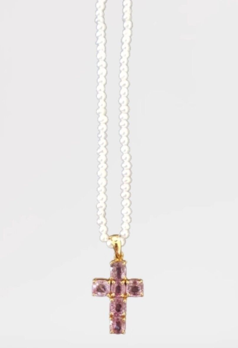 Pink Spinell Kreuz 14 Karat Gelbgold mit feiner Perlenkette 60 cm.